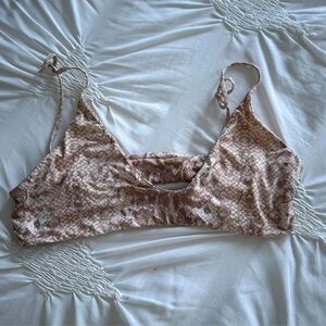 mai swim bikini top!